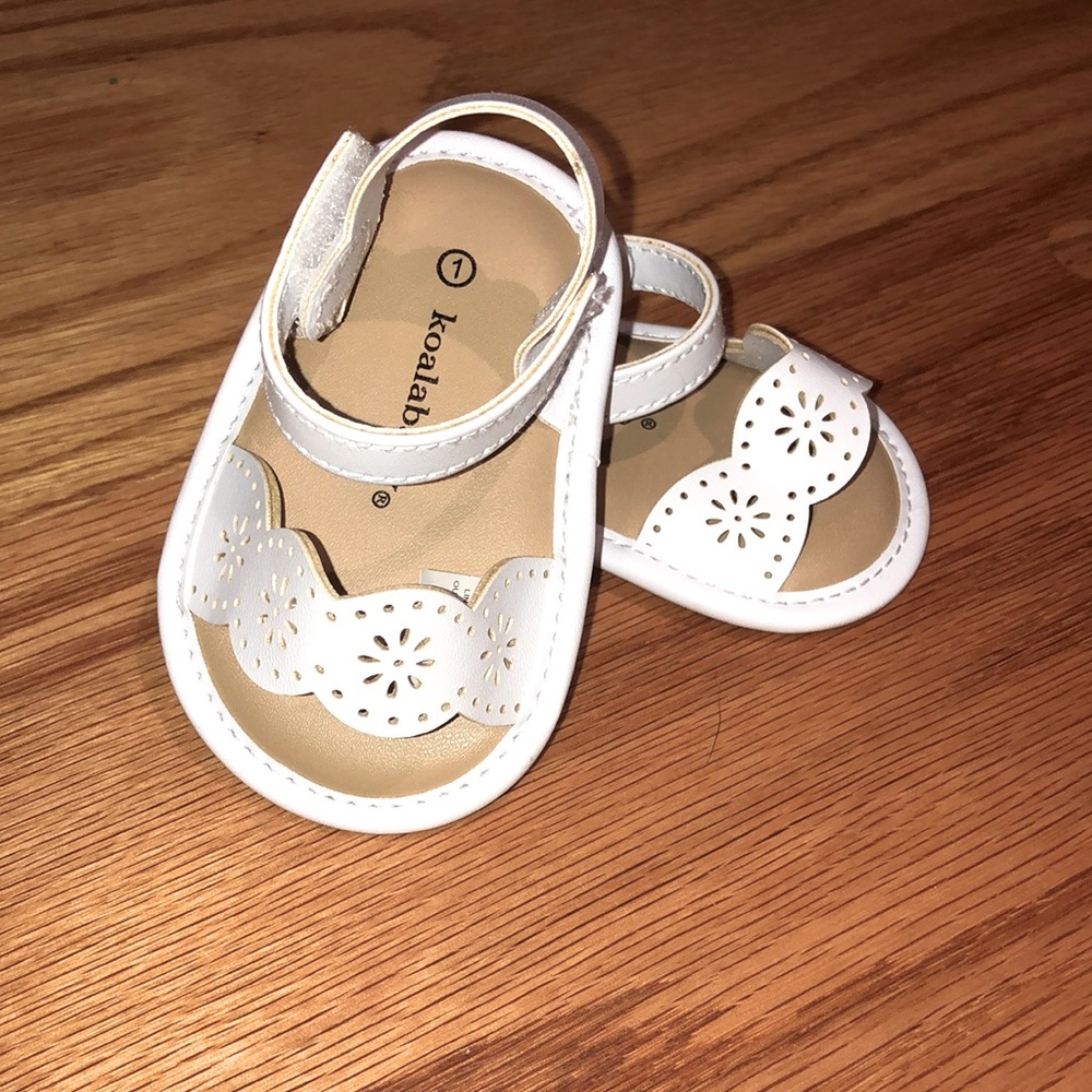 White baby sandels